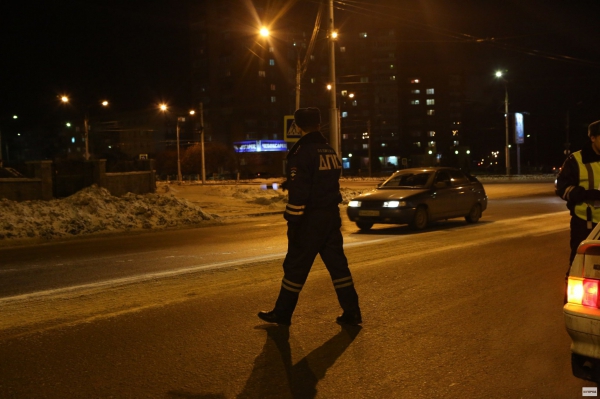 В Чебоксарах на "Богданке" ночью водитель сбил девушку и скрылся с места ДТП