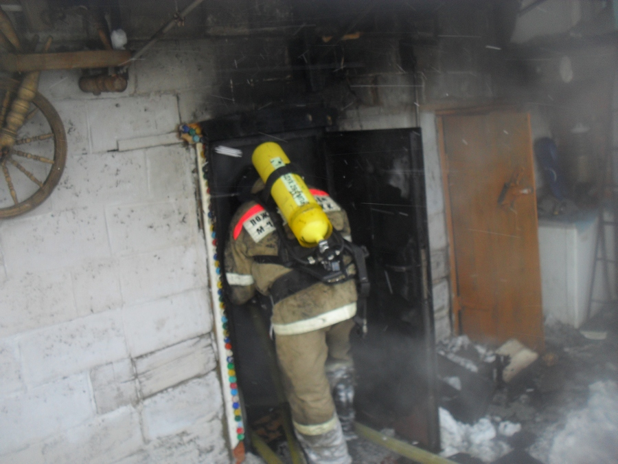 В Чувашии за сутки сгорели три бани и жилой дом