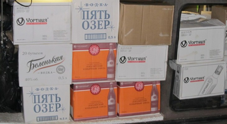 В Чувашии в ходе спецоперации полицейские изъяли 32 тысячи литров контрафакта