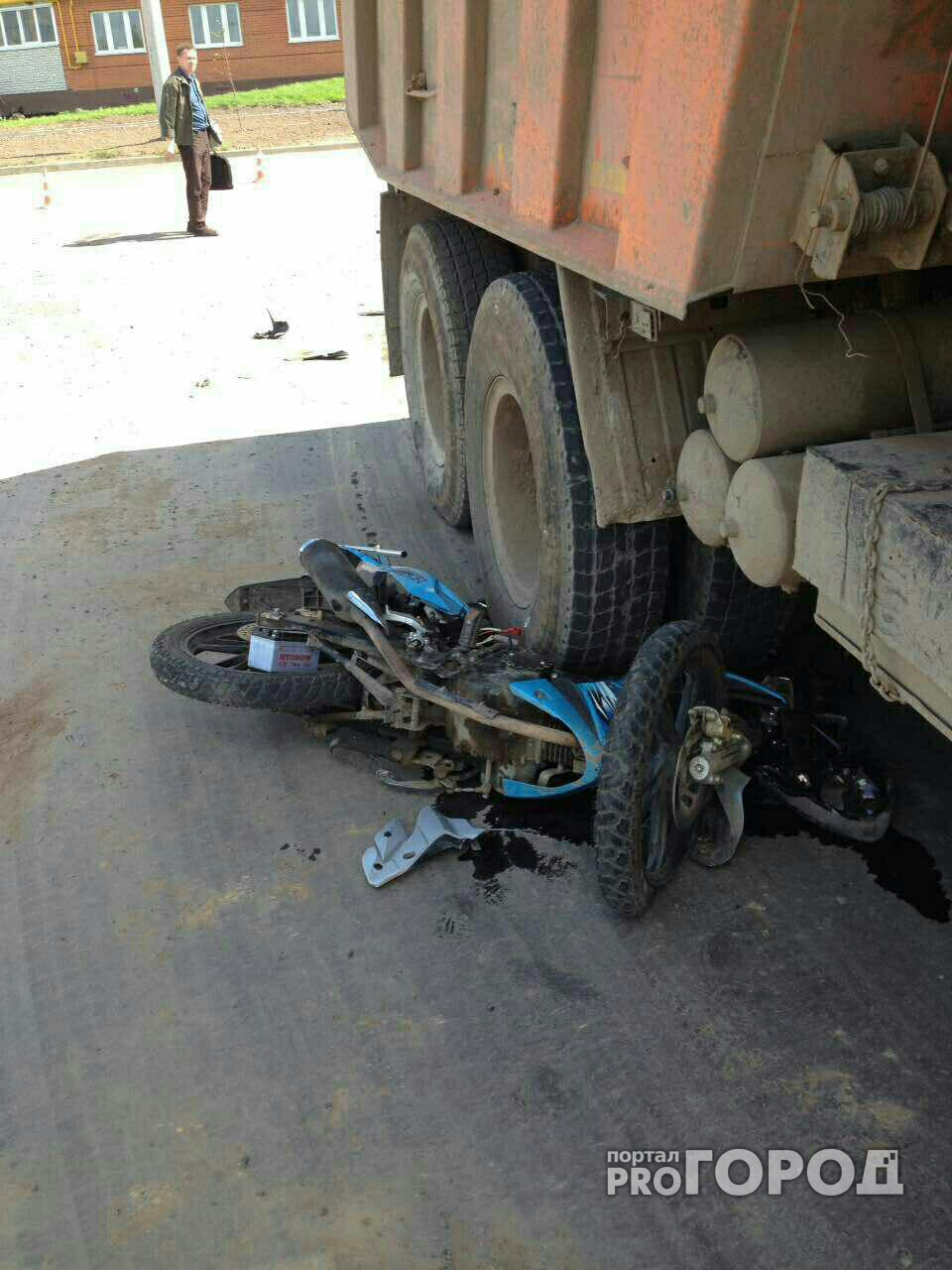 В «Новом городе» под колеса КамАЗа попал мотоциклист