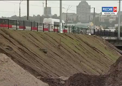В Чебоксарах размыло грунт на подъезде к Московскому мосту