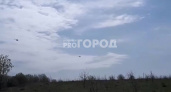 В небе над Красночетайским районом замечены два темно-зеленых вертолета