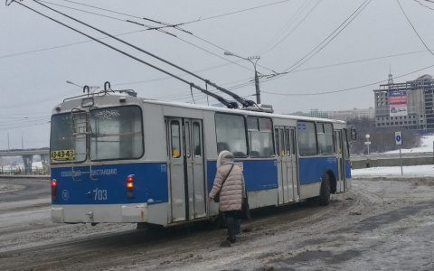 Чебоксарка о транспортной реформе: "Заменили маршрутки на разваленные троллейбусы"