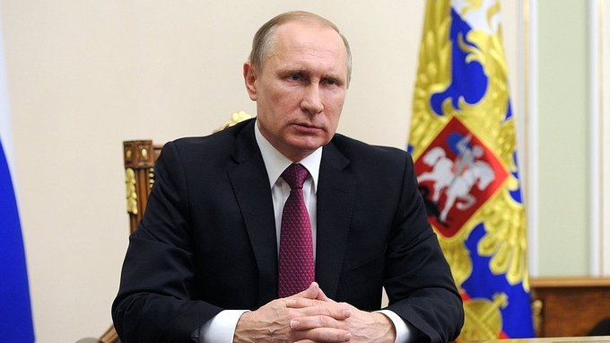 Путин подписал закон о повышении минимальной зарплаты