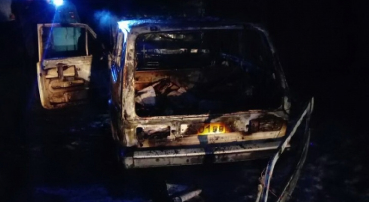 Пострадавшая при пожаре машины в Канаше скончалась в больнице