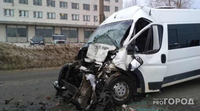 В Чебоксарах после ДТП пассажир маршрутки отсудил у водителя 100 тысяч рублей