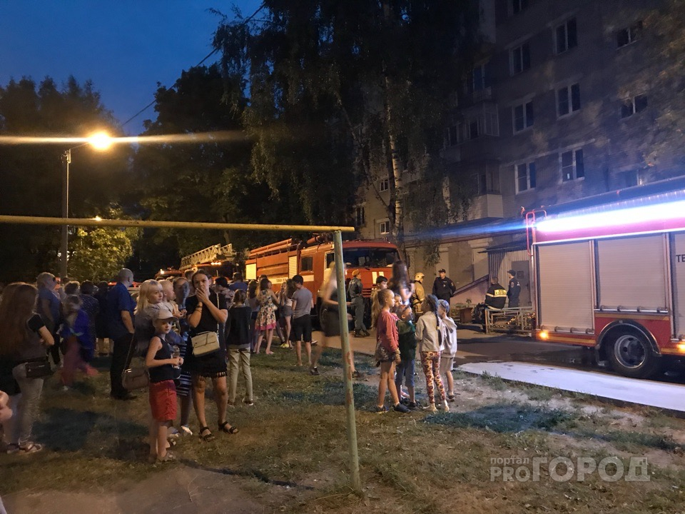 В Чебоксарах в квартире воспламенился газ, эвакуировали 60 человек