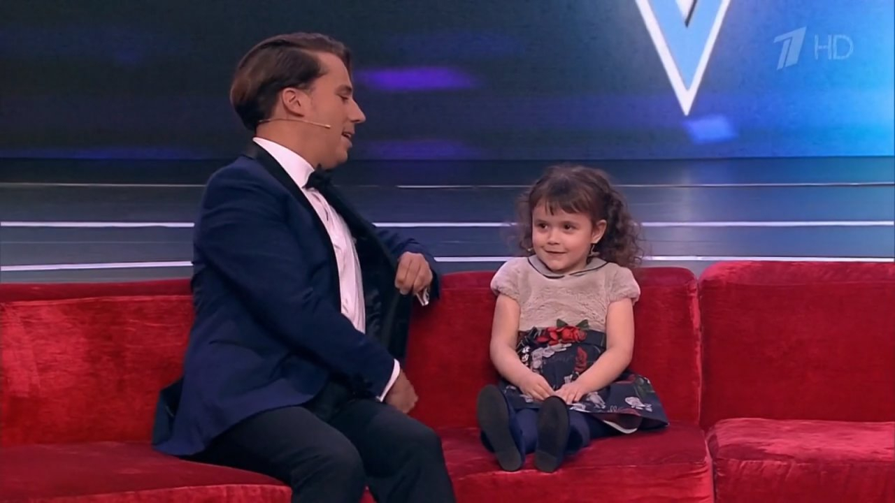 Девочка из Чувашии на шоу Галкина: "В Чебоксарах мне больше всего нравится диван"