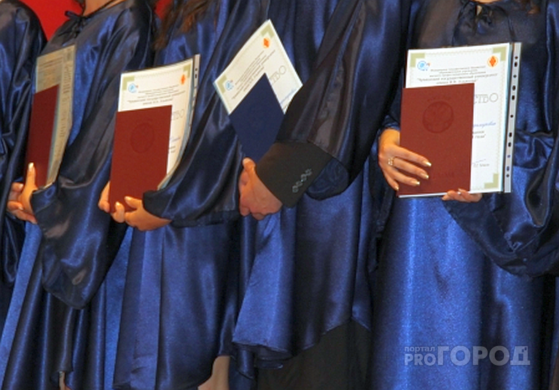 Директор чебоксарского техникума выдал выдуманным ученикам дипломы