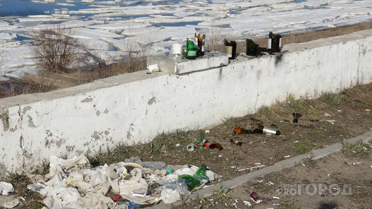 Новочебоксарская набережная стала местом стрельбы по бутылкам