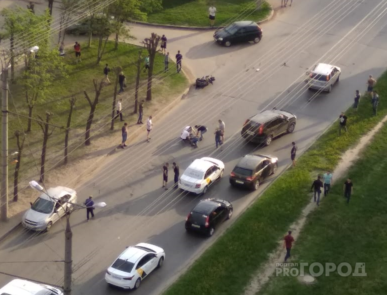 В Новоюжном районе столкнулись мотоциклист и автомобиль