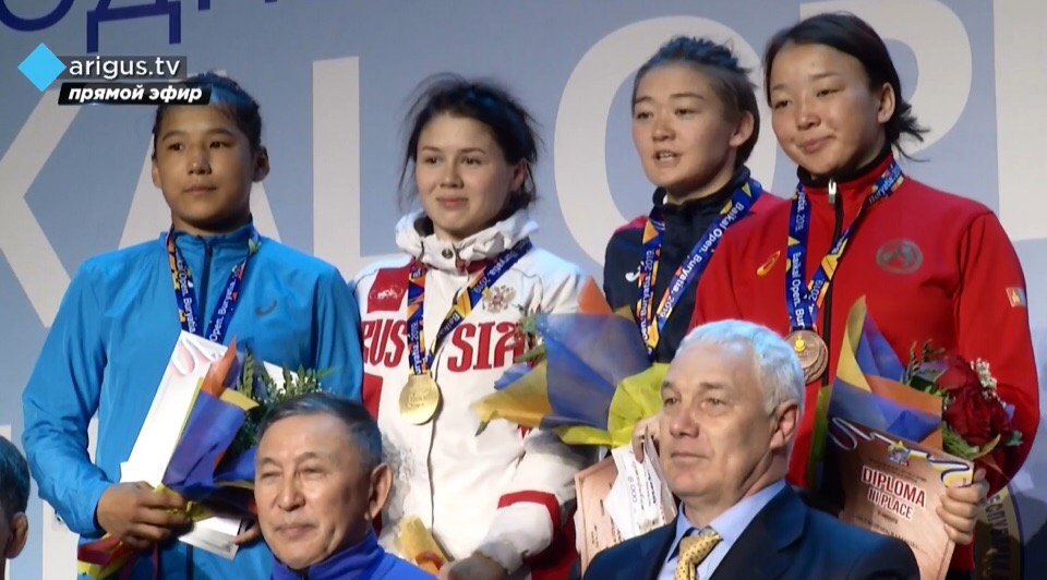 Девушка из Чувашии оказалась единственной среди монголок с золотой медалью