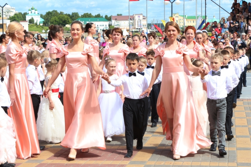 В Чебоксарах на Красной площади пройдет бал для 600 дошколят