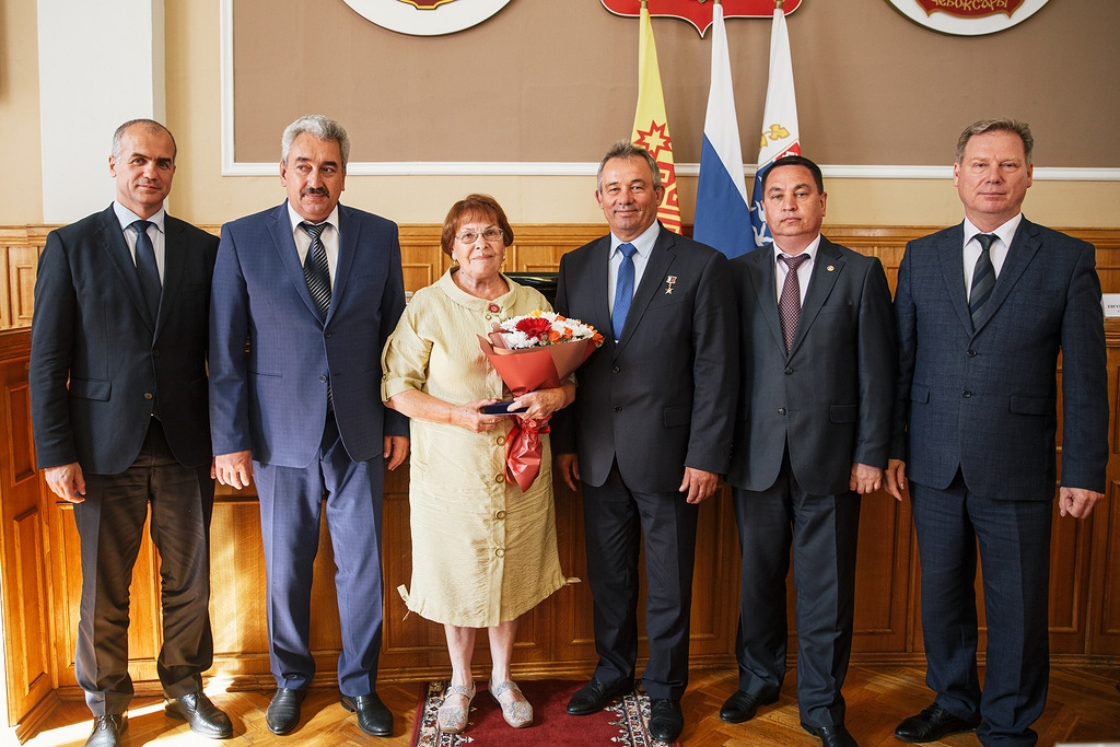 В Чебоксарах еще 9 горожан наградили медалями в честь 550-летия