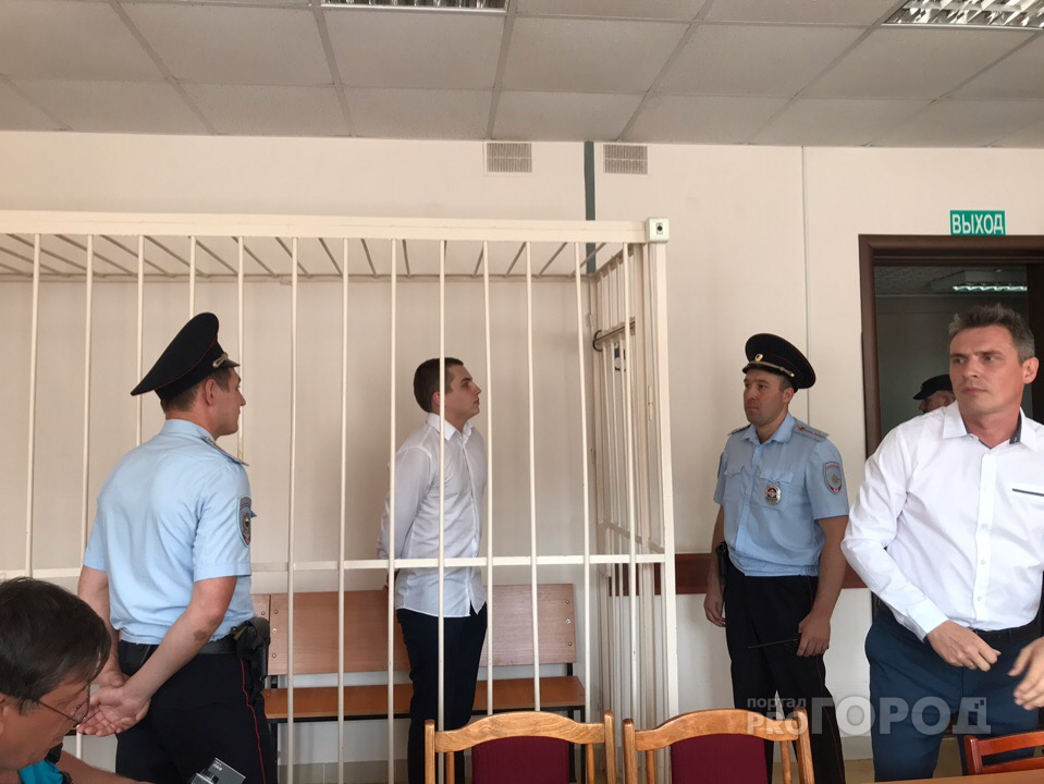 Адвокат потребовал в суде отпустить Олега Ладыкова домой