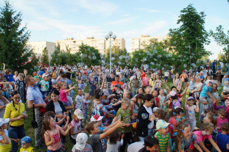 В двенадцати районах Чебоксар на День города появятся концертные площадки