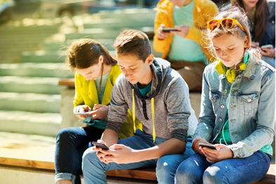 Маленький всезнайка: как мобильный интернет помогает школьнику развивать способности