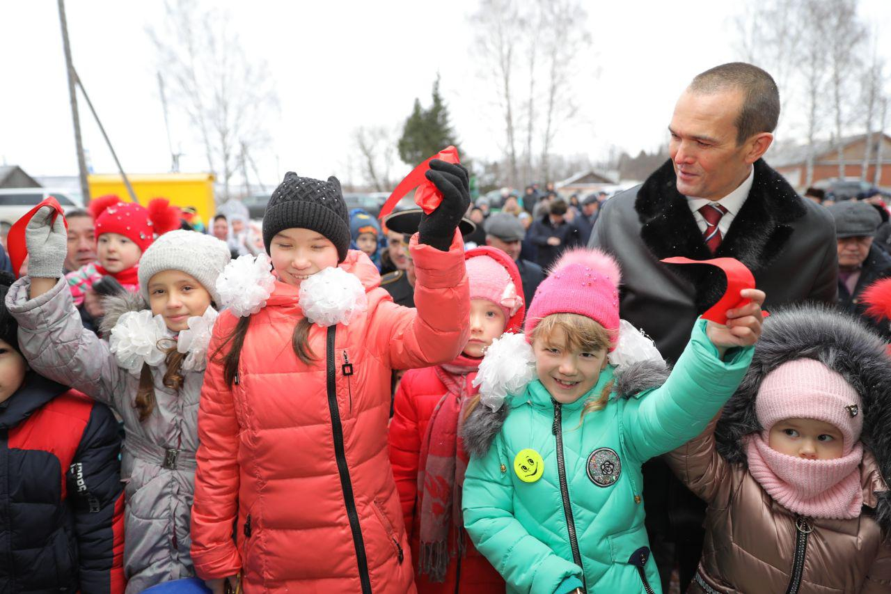 Игнатьев открыл Дом культуры в одной из деревень Комсомольского района