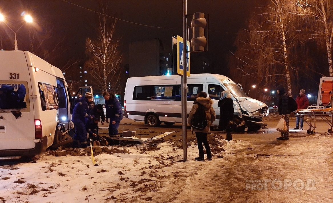 Две маршрутки с пассажирами столкнулись в Новочебоксарске