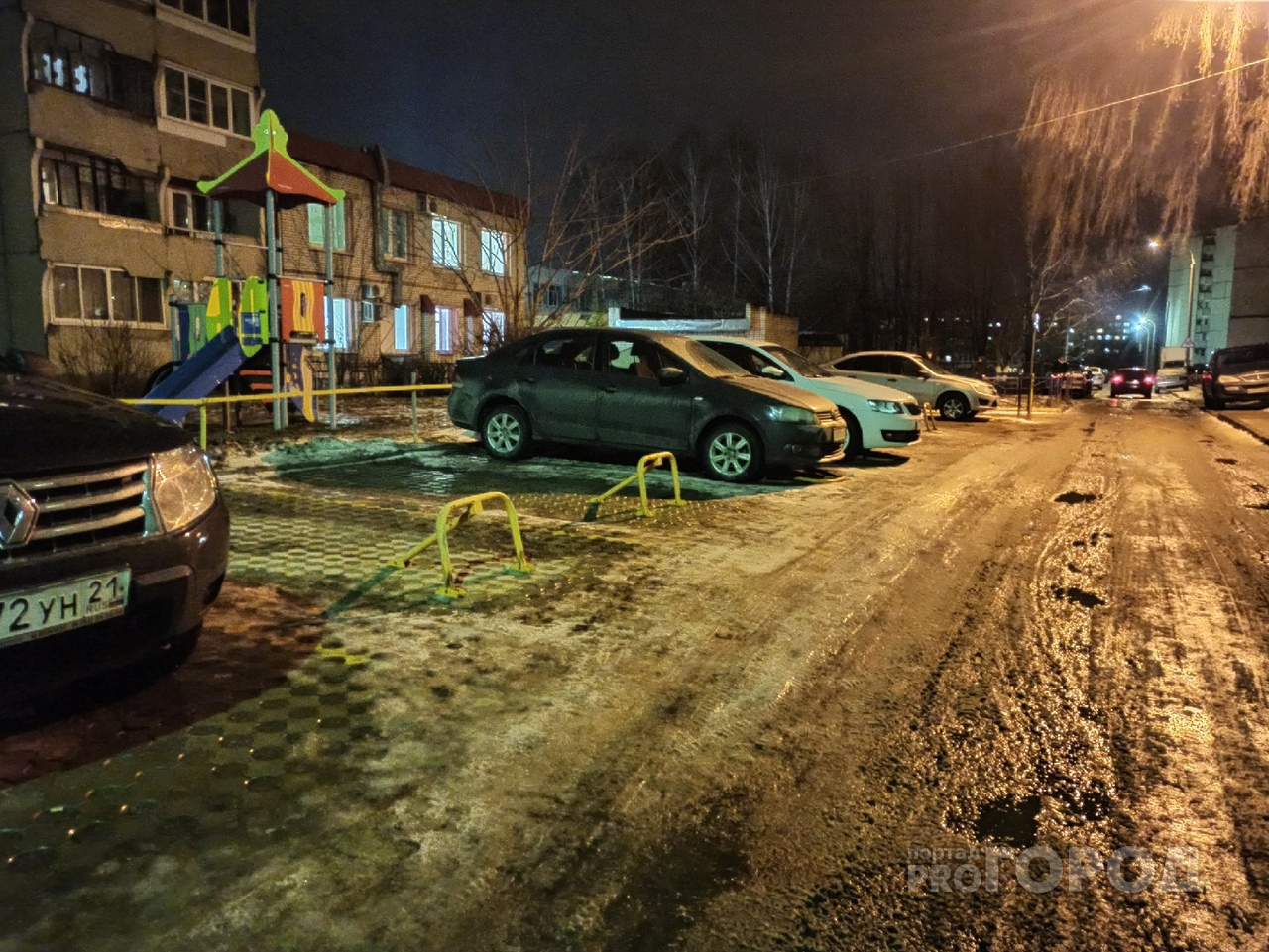 «Это мое место»: в Новочебоксарске мужчину прогнали с парковки