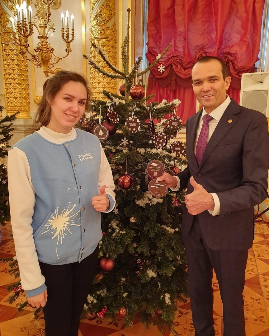 Игнатьев исполнил новогодние желания еще двоих детей из Чувашии