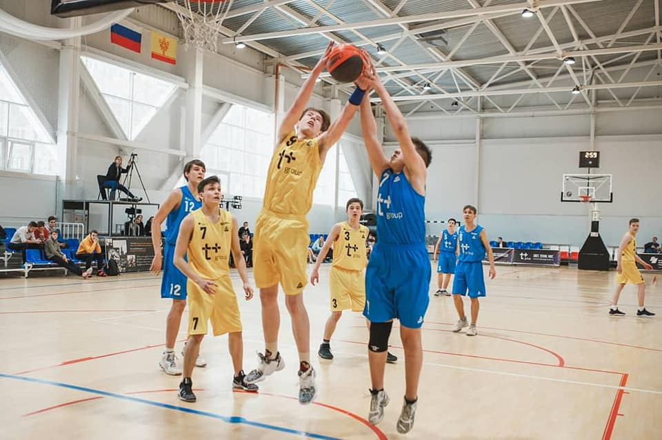 Команды из Алатыря и Чебоксар стали победителями чемпионата «Кэс-баскет» в Чувашии