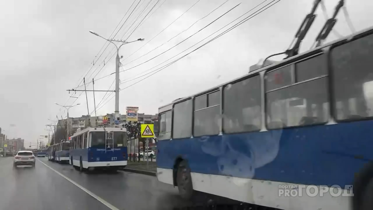 Движение троллейбусов парализовано в Новоюжном районе