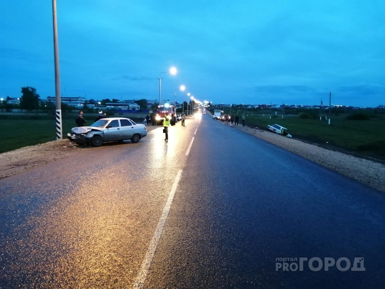 На трассе в Батыревском районе столкнулись два молодых водителя, пострадал пассажир