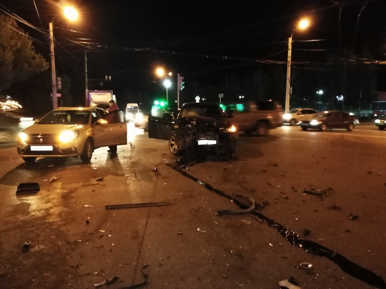 В Чебоксарах столкнулись два автомобиля, есть пострадавший