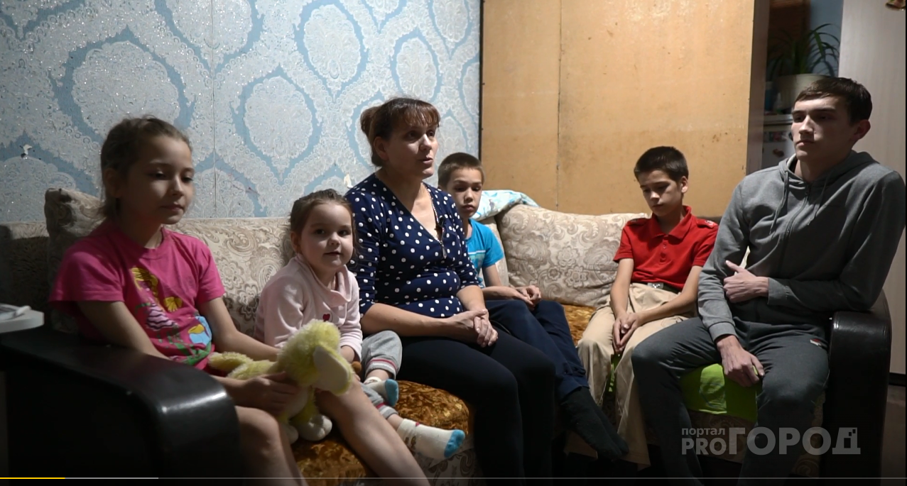Мать-одиночка с шестью детьми живет в комнате 17 кв. м в общежитии Чебоксар