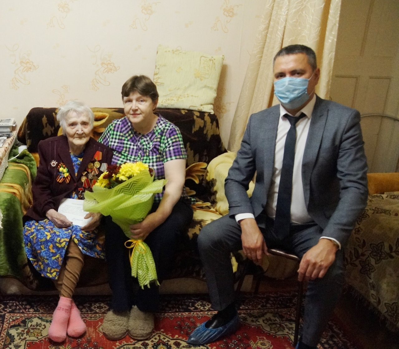 "Сама попросилась на фронт": чебоксарская медсестра отметила 100-летний юбилей