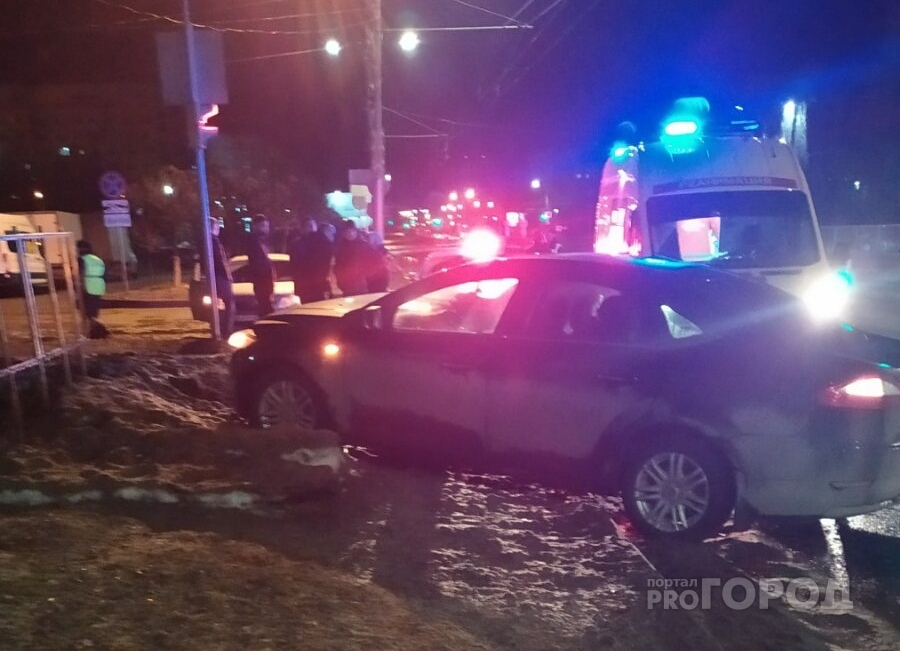 В Чебоксарах два пассажира такси пострадали в ночном ДТП