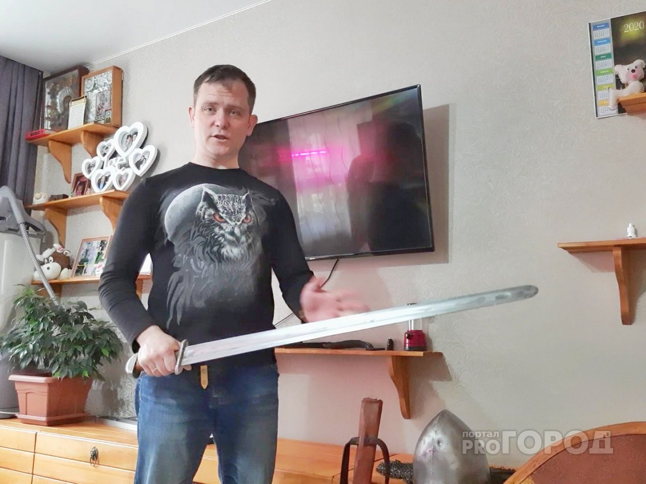 Фельдшер из Новочебоксарска после спасения людей бьется на мечах и кует кольчугу