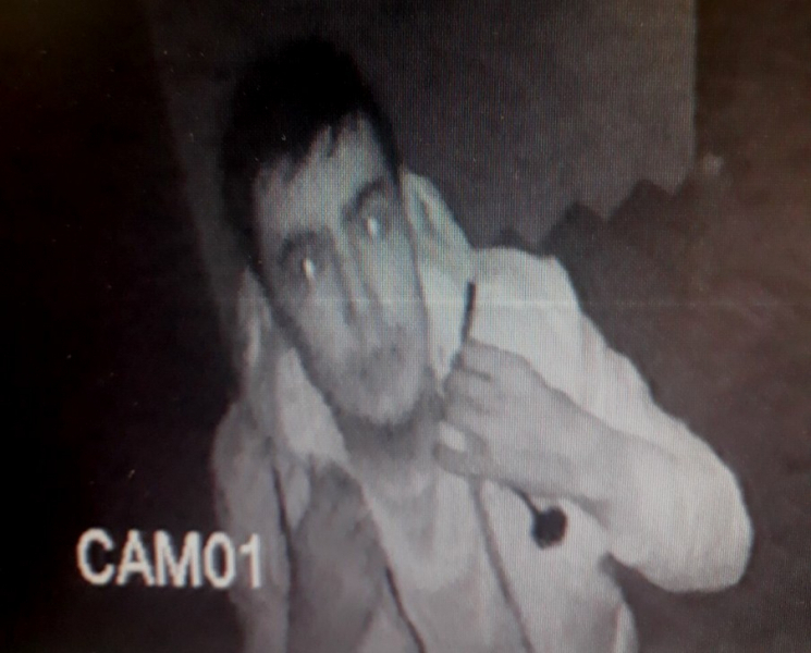 В Чебоксарах объявлен розыск мужчины: он проник в кладовку, но попался на камеру