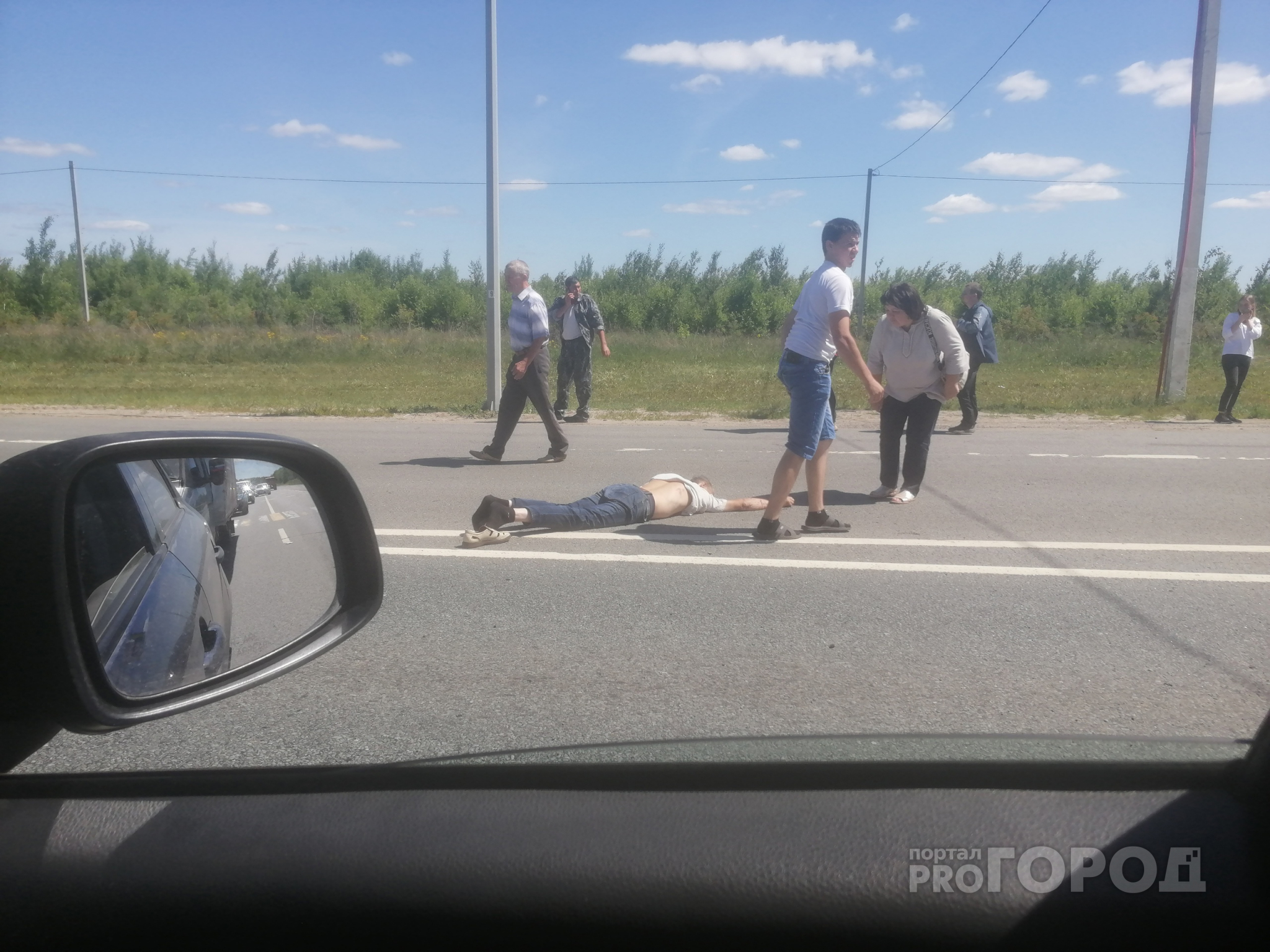 В Чебоксарском районе на трассе М7 иномарка сбила мужчину