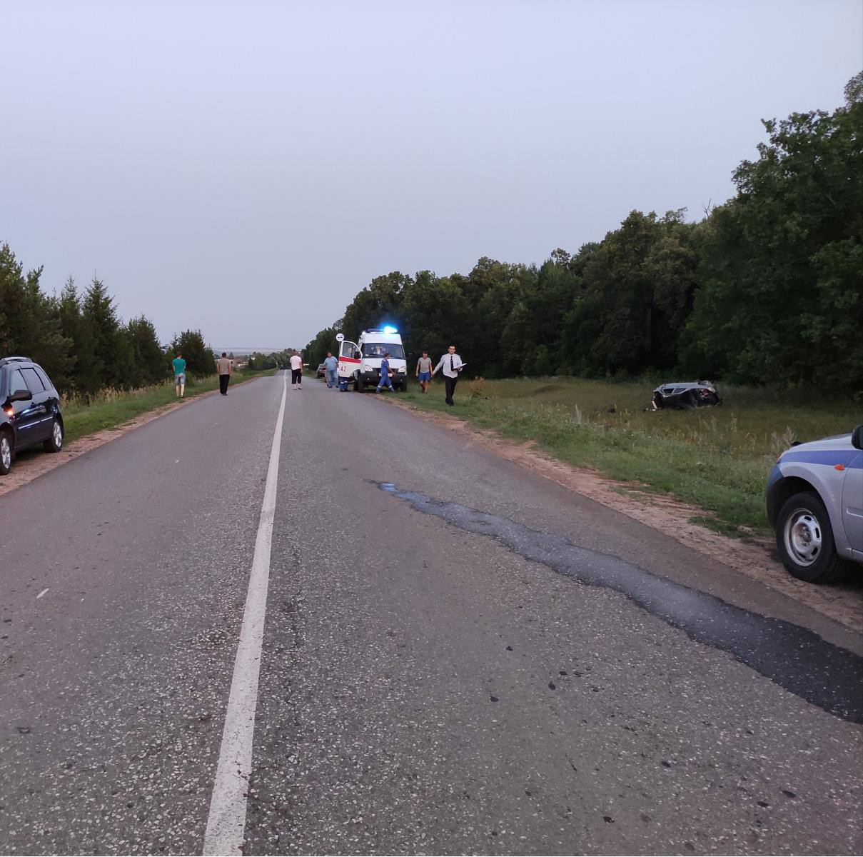 В Чувашии водитель без прав вылетел с дороги и умер: в салоне были пассажиры