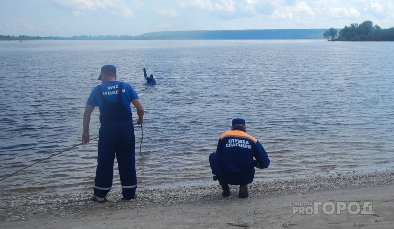 В Новочебоксарске утонул мужчина: "Когда плавала, опустила ноги на дно и наступила на чью-то руку"