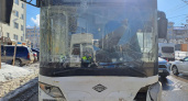 В Чебоксарах в маршрутку с пятнадцатью пассажирами врезался автобус