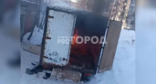 В Чебоксарах во дворе многоэтажки загорелся грузовик