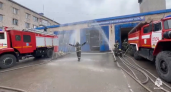 В Чебоксарах пожарного проводили на пенсию, окатив водой из брандспойта