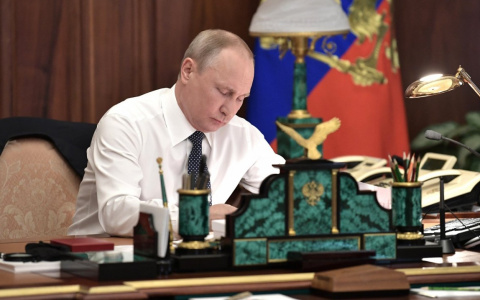 Путин решил смягчить закон о «лайках и репостах»