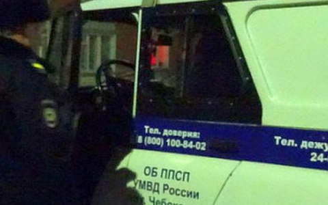 Через окно в дом ворвался мужчина в повязке и отнял у женщины 400 рублей