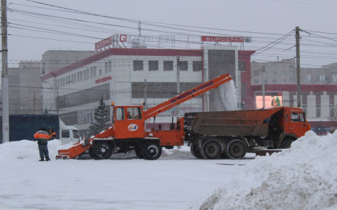 В Чебоксарах снегоуборочная техника работает круглые сутки