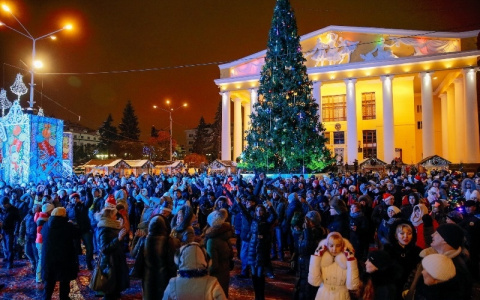 Стало известно, сколько чебоксарцев встретили Новый год на Красной площади