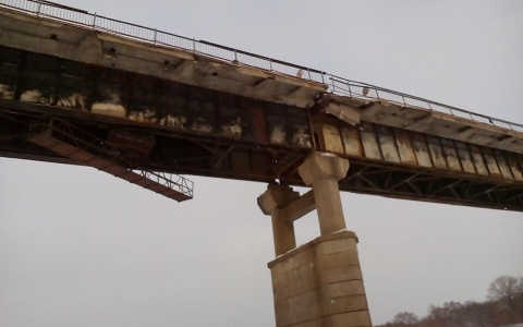 Жители считают Порецкий мост опасным для жизни