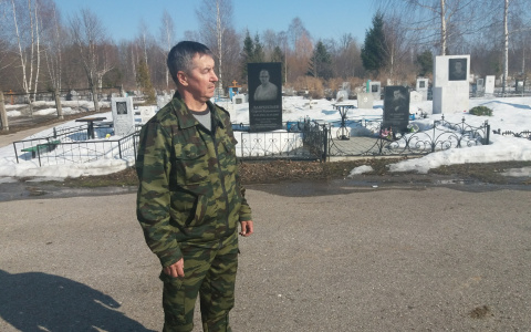 Охранник Карачуринского кладбища: "Раньше я служил в Вооруженных силах России"
