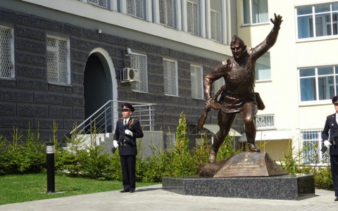В Чебоксарах появился памятник герою войны в преддверии Дня Победы