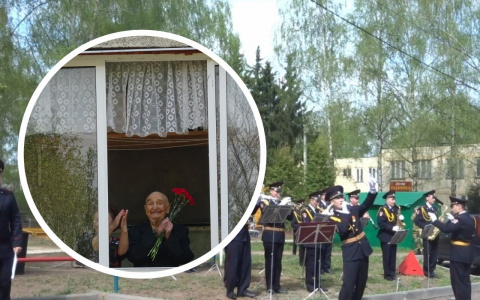 Персональный парад и концерт организовали для ветерана в Чебоксарах