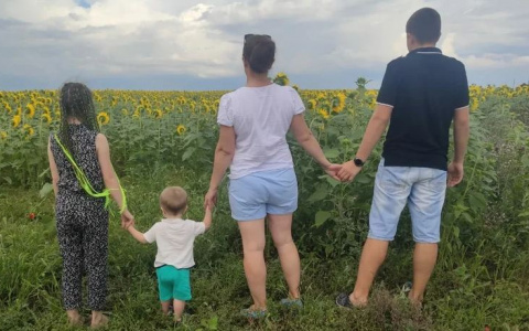 "Единая Россия" внесет в "Народную программу" идеи экспертов по поддержке семей
