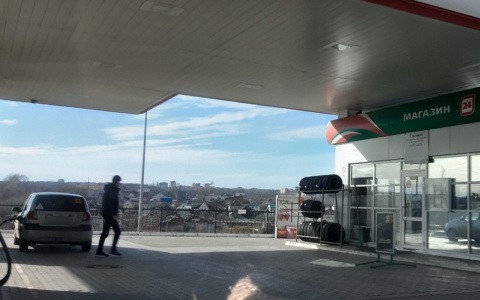 В Чувашии подорожал бензин: эксперты назвали максимальные цены